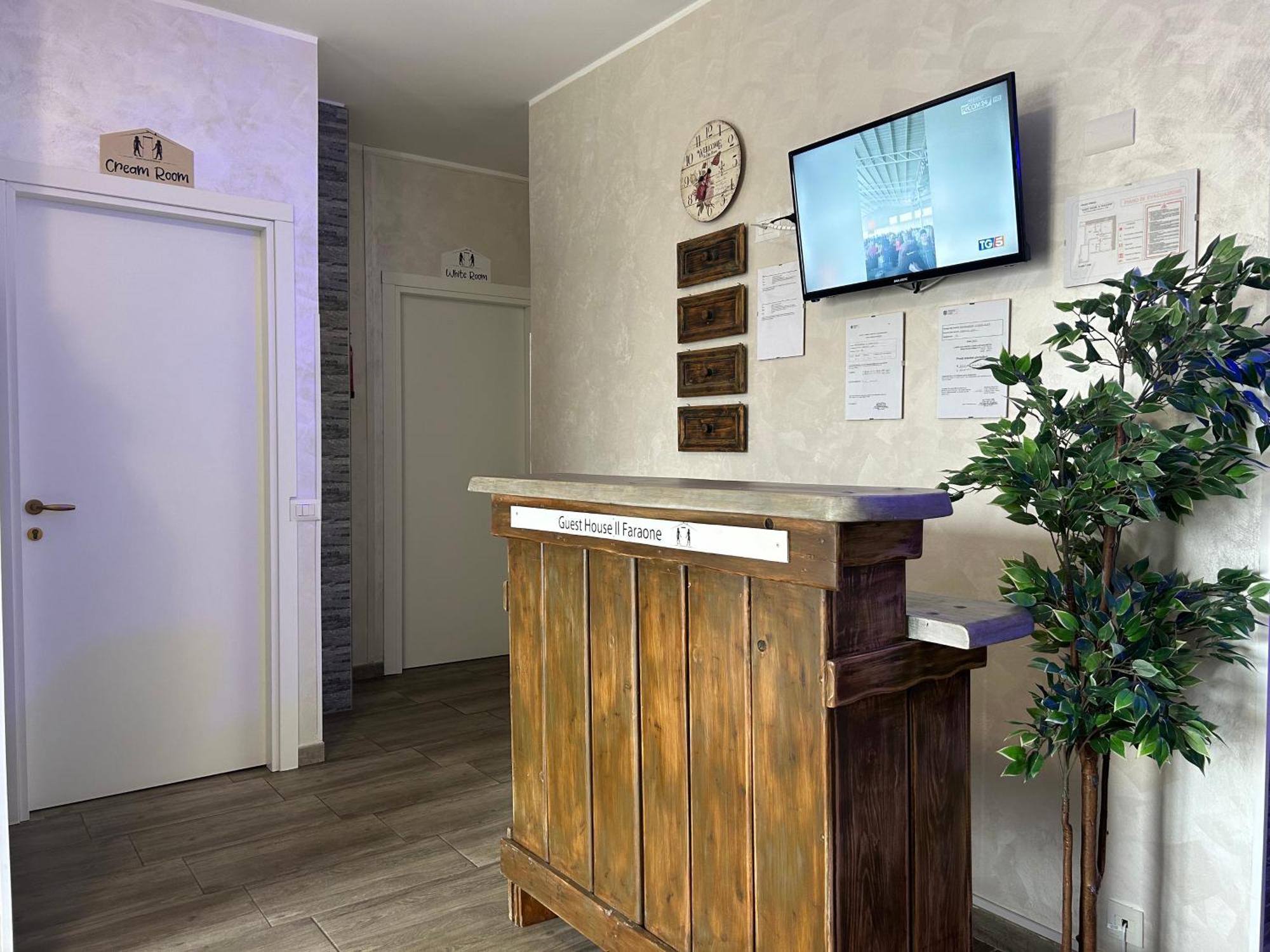 Guest House Il Faraone Φιουμιτσίνο Εξωτερικό φωτογραφία